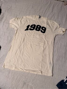 1989 Graphic Tee in Cream/Beige - small stain on back
